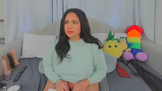 MeghanXO online show from 03-25-26, 01:32