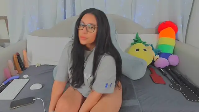 MeghanXO online show from 04-21-26, 02:01