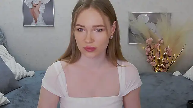 Snapshot of Veronika_Mitchel chatting on 02-11-25, 06:44 Veronika Mitchel online show from 02-11-25, 06:44