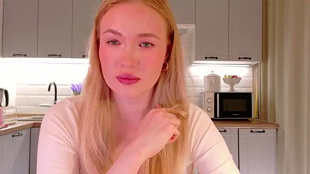 Snapshot of Veronika_Mitchel chatting on 03-31-26, 04:20 Veronika Mitchel online show from 03-31-26, 04:20