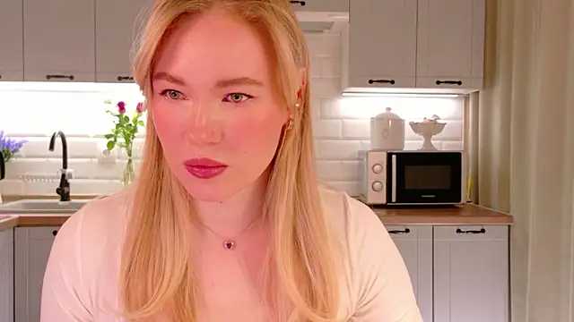 Snapshot of Veronika_Mitchel chatting on 02-16-26, 04:16 Veronika Mitchel online show from 02-16-26, 04:16