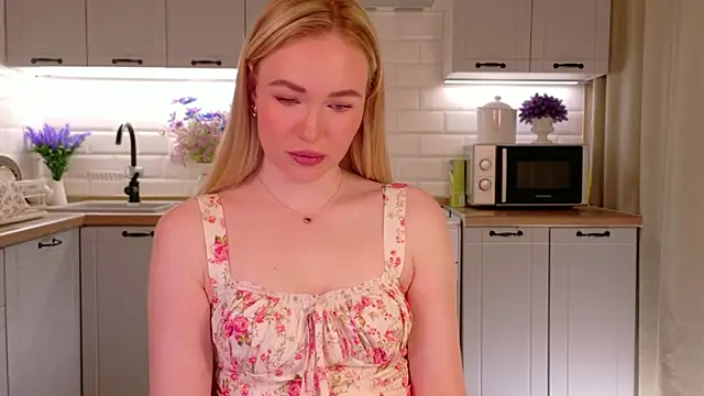 Snapshot of Veronika_Mitchel chatting on 11-17-25, 03:16 Veronika Mitchel online show from 11-17-25, 03:16