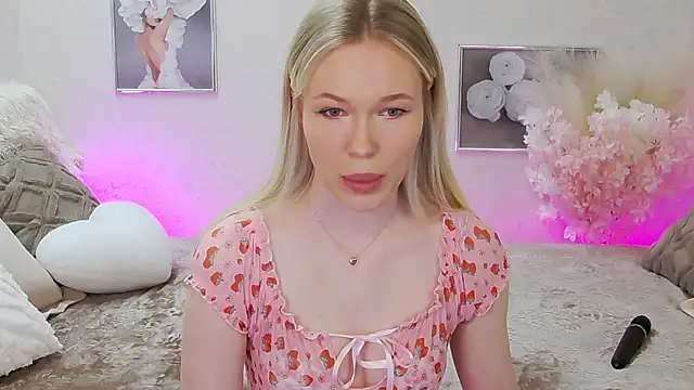 Snapshot of Veronika_Mitchel chatting on 03-20-25, 03:14 Veronika Mitchel online show from 03-20-25, 03:14