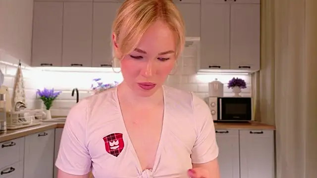 Snapshot of Veronika_Mitchel chatting on 11-19-25, 01:55 Veronika Mitchel online show from 11-19-25, 01:55