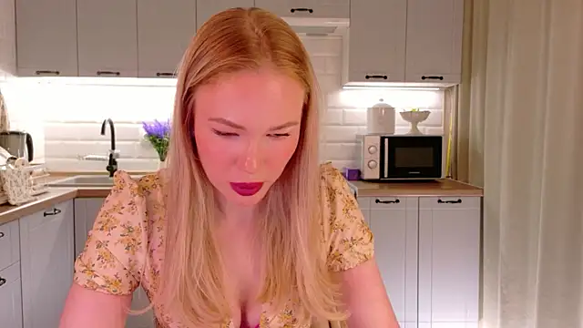 Snapshot of Veronika_Mitchel chatting on 04-07-26, 04:20 Veronika Mitchel online show from 04-07-26, 04:20