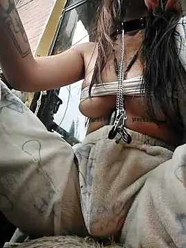 k lebannon online show from 10-31-25, 04:14