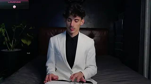 DanielCrush1 online show from 11-10-25, 02:22