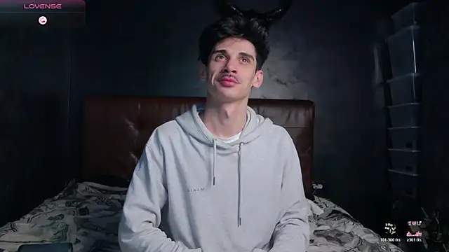 Snapshot of DanielCrush1 chatting on 02-19-26, 09:17 DanielCrush1 online show from 02-19-26, 09:17