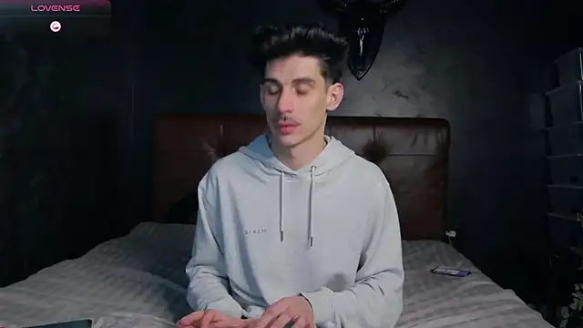 Snapshot of DanielCrush1 chatting on 03-09-26, 04:10 DanielCrush1 online show from 03-09-26, 04:10