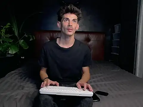 Snapshot of DanielCrush1 chatting on 10-01-25, 05:39 DanielCrush1 online show from 10-01-25, 05:39