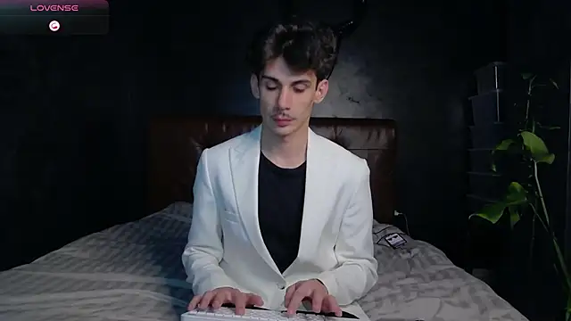 DanielCrush1 online show from 11-20-25, 05:13