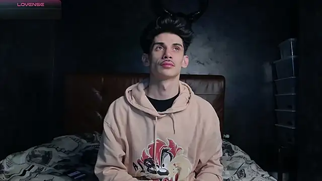 Snapshot of DanielCrush1 chatting on 02-07-26, 07:38 DanielCrush1 online show from 02-07-26, 07:38