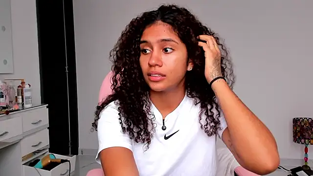 stormyy  online show from 10-17-25, 09:38