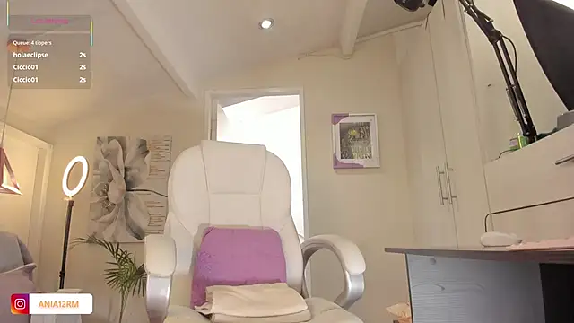 catalinasaiz online show from 10-31-25, 02:24