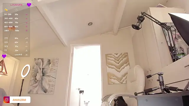 catalinasaiz online show from 12-20-25, 02:09