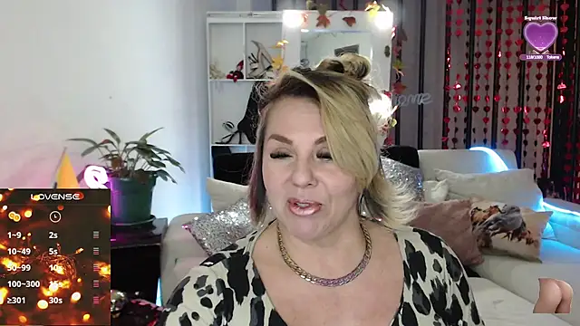 Snapshot of Myrnasexxx chatting on 02-14-25, 05:30 Myrnasexxx online show from 02-14-25, 05:30