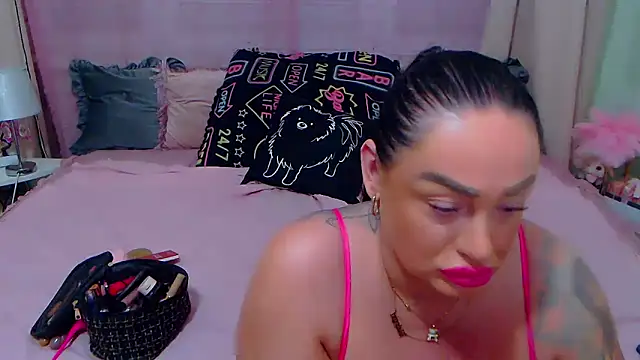 Snapshot of BustyVicky chatting on 03-20-25, 10:40 BustyVicky online show from 03-20-25, 10:40