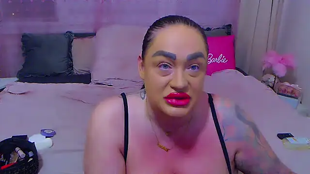 Snapshot of BustyVicky chatting on 10-30-25, 10:06 BustyVicky online show from 10-30-25, 10:06