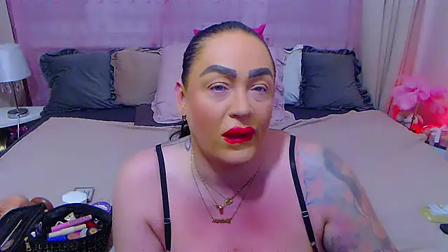 Snapshot of BustyVicky chatting on 10-17-25, 09:27 BustyVicky online show from 10-17-25, 09:27