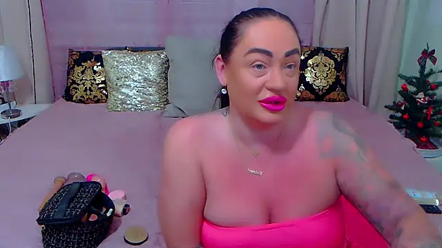 Snapshot of BustyVicky chatting on 12-30-24, 10:55 BustyVicky online show from 12-30-24, 10:55