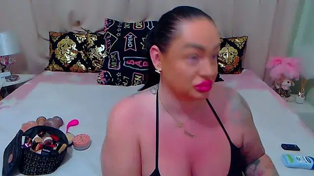 Snapshot of BustyVicky chatting on 02-12-25, 10:04 BustyVicky online show from 02-12-25, 10:04