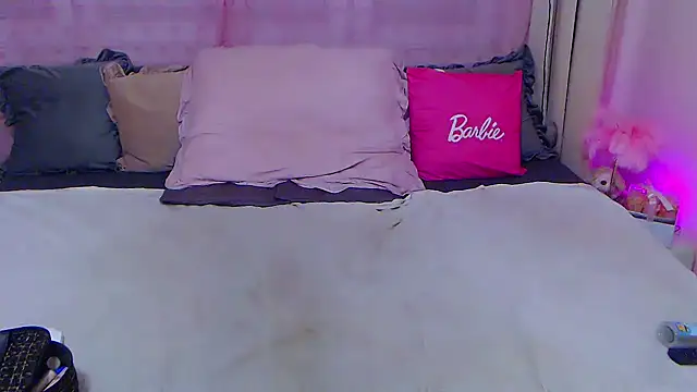 Snapshot of BustyVicky chatting on 10-11-25, 10:00 BustyVicky online show from 10-11-25, 10:00