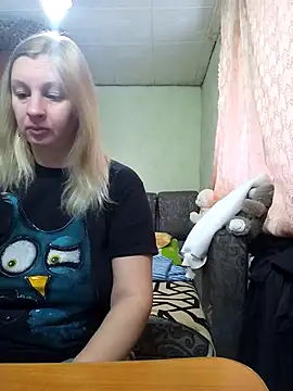 Snapshot of BustyBlond chatting on 01-16-26, 05:33 BustyBlond online show from 01-16-26, 05:33