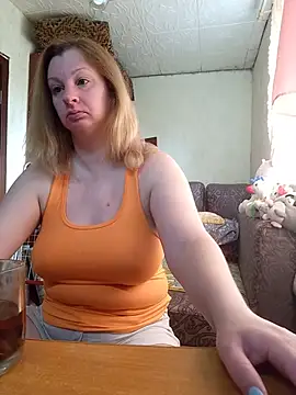 Snapshot of BustyBlond chatting on 06-25-26, 03:59 BustyBlond online show from 06-25-26, 03:59