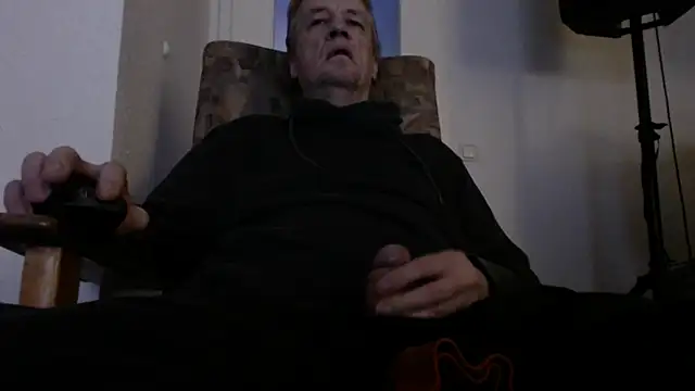 Cordt27 online show from 12-16-25, 05:28