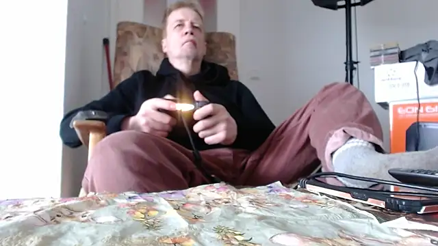 Cordt27 online show from 04-18-26, 03:25