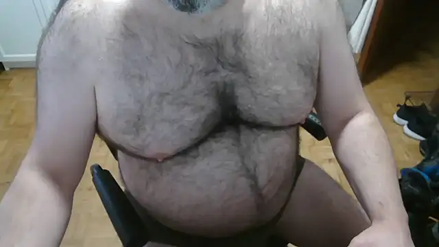 mikeyhotbear online show from 11-17-25, 05:17