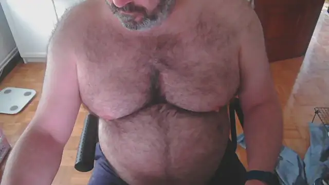 mikeyhotbear online show from 05-04-26, 04:32