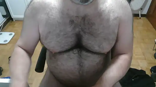 mikeyhotbear online show from 07-17-26, 04:43
