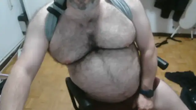 mikeyhotbear online show from 05-26-26, 04:32