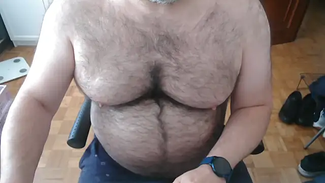 mikeyhotbear online show from 06-10-26, 09:10