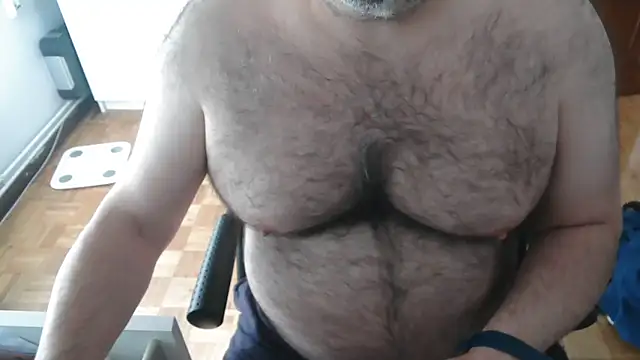 mikeyhotbear online show from 05-19-26, 04:25
