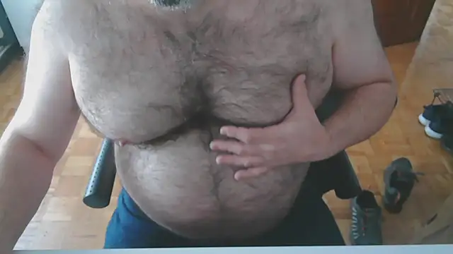 mikeyhotbear online show from 11-04-25, 10:08