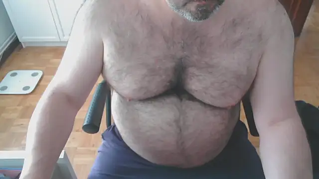 mikeyhotbear online show from 04-28-26, 04:44