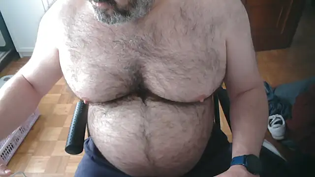 mikeyhotbear online show from 05-12-26, 04:35