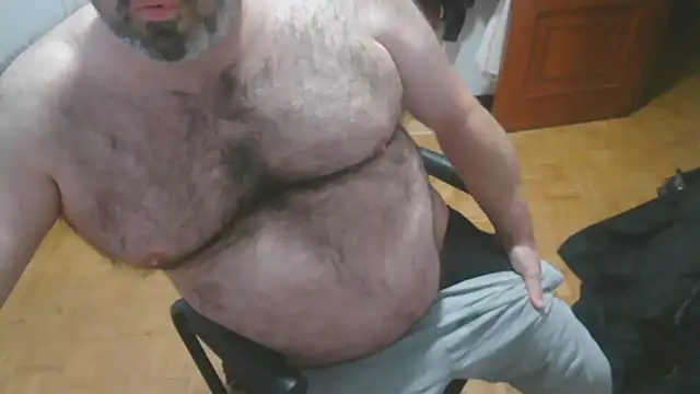 mikeyhotbear online show from 11-20-25, 07:31