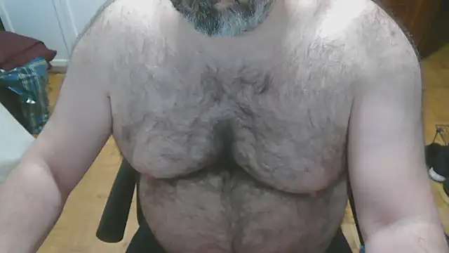 mikeyhotbear online show from 12-19-25, 07:44