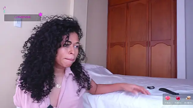 GabriSaenz online show from 09-26-25, 01:18