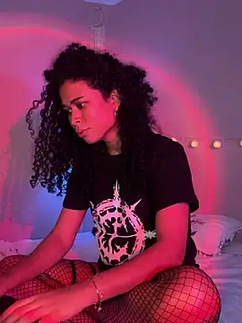 GabriSaenz online show from 01-25-25, 02:15