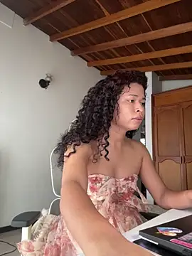 Snapshot of GabriSaenz chatting on 05-11-26, 01:01 GabriSaenz online show from 05-11-26, 01:01