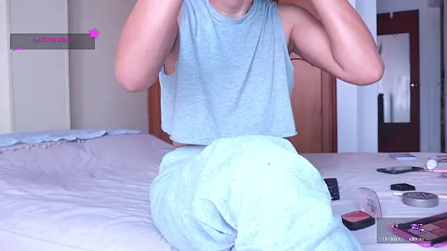 GabriSaenz online show from 10-15-25, 12:57