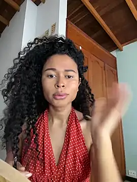 GabriSaenz online show from 03-18-25, 01:23