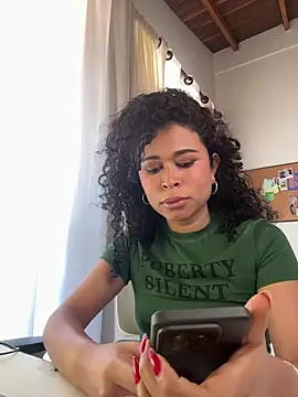 GabriSaenz online show from 11-18-25, 02:53