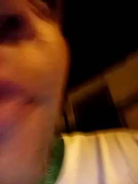 EISONREINA11 online show from 09-28-25, 06:42