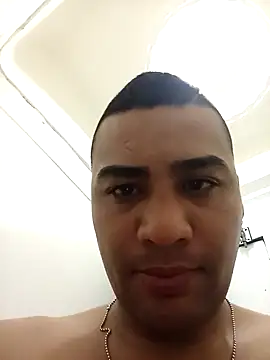 EISONREINA11 online show from 10-08-25, 01:40