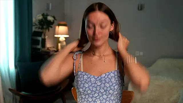 Snapshot of Special___ chatting on 03-19-25, 02:35 Special    online show from 03-19-25, 02:35